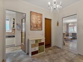 Top-sanierte, gemütliche 3-Zimmer-Wohnung mit Loggia in Klagenfurt, 245000 €, Immobilien-Wohnungen in 9020 