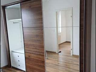 Kleiderschrank , 200 €, Haus, Bau, Garten-Möbel & Sanitär in 7142 Illmitz