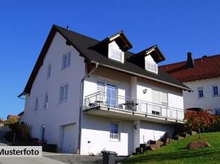 Gepflegtes Zweifamilienhaus mit Schwimmteich und exklusivem Wellnessbereich, 708000 €, Immobilien-Gewerbeobjekte in 4060 Leonding