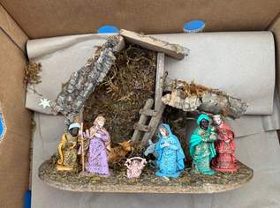 Weihnachtskrippe – mehrfarbig – gebraucht Weihnachtskrippe – mehrfarbig – gebraucht