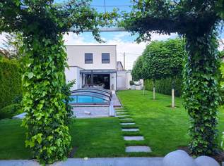 Neuwertige Doppelhaushälfte mit Gartenparadies, Pool, Sauna, im Villenviertel beim Wasserwald, 735000 €, Immobilien-Häuser in Oberösterreich
