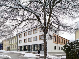 Vollvermietetes Neubau-Zinshaus am Hauptplatz Schrems – nachhaltig & architektonisch herausragend, 4475000 €, Immobilien-Gewerbeobjekte in 3943 Eugenia