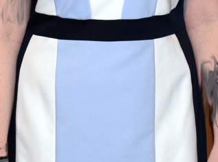 Festliches knielanges Kleid mit Unterrock Marke S. Oliver Größe 42, 73 €, Kleidung & Schmuck-Damenkleidung in 3370 Gemeinde Ybbs an der Donau
