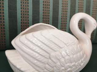 Blumentopf Schwan, 5 €, Haus, Bau, Garten-Balkon & Garten in 6421 Gemeinde Rietz
