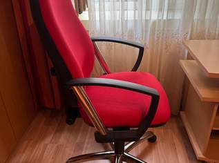Büro-Drehsessel mit Armstützen in rot günstig abzugeben Büro-Drehsessel mit Armstützen in rot günstig abzugeben