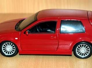 Maisto Modellauto VW Golf R32 1982 Maßstab 1:24 Maisto Modellauto VW Golf R32 1982 Maßstab 1:24