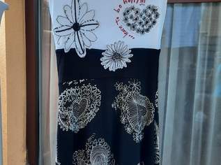 Sommerkleid von Desigual, 20 €, Kleidung & Schmuck-Damenkleidung in 3002 Purkersdorf