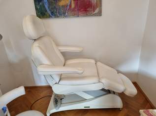 Behandlungsliege nebst Zubehör Behandlungsliege nebst Zubehör