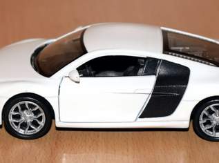 Welly Modellfahrzeug Audi R8 V10 weiß Maßstab 1:36, 8 €, Marktplatz-Spiele, Bastelmaterial & Modellbau in 3370 Gemeinde Ybbs an der Donau
