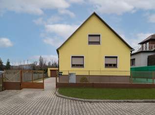 Einfamilienhaus mit großzügigem Baugrundstück in begehrter Lage von Schwechat!, 528000 €, Immobilien-Häuser in 2320 Schwechat