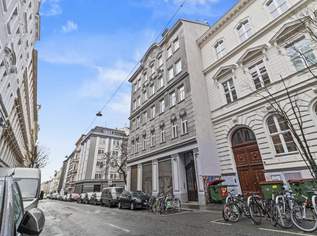 NEU - CHARMANTE ALTBAUWOHNUNG mitten in 1070 WIEN, 525000 €, Immobilien-Wohnungen in 1070 Neubau