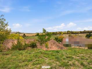 Großzügiges Grundstück mit Bestandsgebäuden in idyllischer Aussichtslage im sonnigen Weinviertel!, 119000 €, Immobilien-Häuser in 3710 Fahndorf