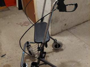 Rollator neuwertig mit Ablagefläche , 44 €, Marktplatz-Beauty, Gesundheit & Wellness in 2301 Gemeinde Groß-Enzersdorf Rollator neuwertig mit Ablagefläche , 44 €, Marktplatz-Beauty, Gesundheit & Wellness in 2301 Gemeinde Groß-Enzersdorf