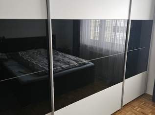 Schiebetürschrank 