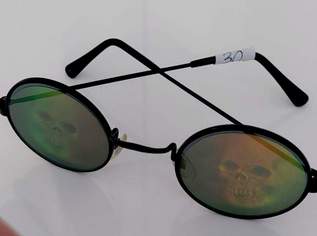 Totenkopf Brille 3D Effekte Rarität aus den 80ern, 30 €, Kleidung & Schmuck-Accessoires, Uhren, Schmuck in 3040 Gemeinde Neulengbach