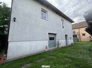 "Zwei Häuser. Ein Garten. Unendliche Möglichkeiten", 348000 €, Immobilien-Häuser in 2011 Gemeinde Sierndorf