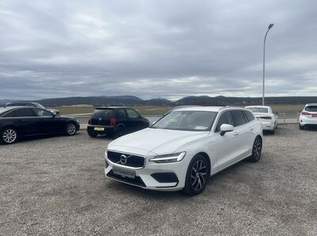 V60 Momentum Pro Plug-In Hybrid AWD