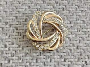 Neue Brosche, goldfarbig, ca 3.5cm Durchmesser, FIXPREIS 7€ / NUR SELBSTABHOLUNG,23 Bez. KEIN Versand ! ! ! ! !, 7 €, Kleidung & Schmuck-Accessoires, Uhren, Schmuck in 1230 Liesing