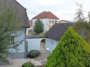 Bürgerliches Einfamilienhaus mit viel Platz, liebenswerten Garten und tollem Ausblick!, 271300 €, Immobilien-Häuser in 3375 Krummnußbaum