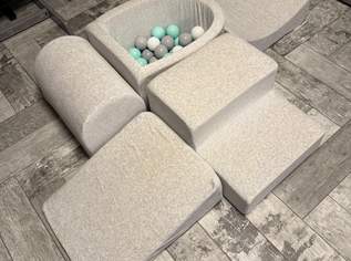 Bällebad plus Schaumstoff Bausteine, 35 €, Marktplatz-Spiele, Bastelmaterial & Modellbau in 2320 Rannersdorf