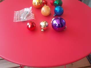 Weihnachts Kugeln in verschiedenen Farben , 99 €, Haus, Bau, Garten-Geschirr & Deko in 6923 Marktgemeinde Lauterach