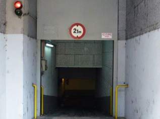 Garage direkt neben der U3 Station Hütteldorfer Straße.