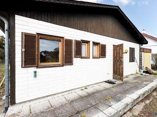 ENTZÜCKENDES WEEKENDHAUS ODER BAUGRUND II SANIERUNGSBEDÜRFTIG II VIEL POTENZIAL II SCHÖNER GARTEN II GARAGE II RUHIGE SIEDLUNGSLAGE II NÄHE FELIXDORF, 243000 €, Immobilien-Häuser in 2751 Matzendorf