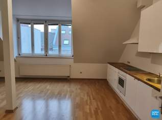 Helle 2 Zimmer DG Wohnung Altbau für Sportler, 940 €, Immobilien-Wohnungen in 1080 Josefstadt