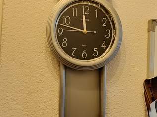 hübsche Wanduhr , 10 €, Haus, Bau, Garten-Geschirr & Deko in 2700 Wiener Neustadt hübsche Wanduhr , 10 €, Haus, Bau, Garten-Geschirr & Deko in 2700 Wiener Neustadt