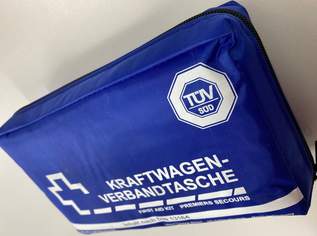 Kraftwagen-Verbandtasche, KFZ-Verbandtasche, first-aid kit, premiers secours. Ungeöffnet. Kraftwagen-Verbandtasche, KFZ-Verbandtasche, first-aid kit, premiers secours. Ungeöffnet.