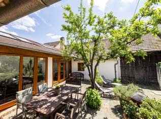 Ein Zuhause mit Seele im Herzen von Falkenstein, 780000 €, Immobilien-Häuser in 2162 Falkenstein