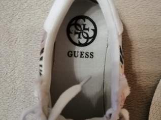 Guess Sneakers, Größe 37, 30 €, Kleidung & Schmuck-Damenkleidung in 9020 Klagenfurt am Wörthersee Guess Sneakers, Größe 37, 30 €, Kleidung & Schmuck-Damenkleidung in 9020 Klagenfurt am Wörthersee