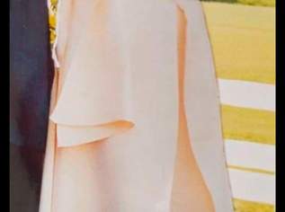 Brautkleid 1x getragen, zartgelb bodenlang Gr 40 mit passender Stola, 150 €, Marktplatz-Sammlungen & Haushaltsauflösungen in 1220 Donaustadt