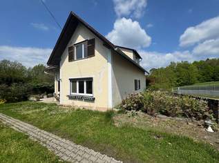 Einfamilienhaus mit viel Platz, sonnigem Garten, Terrasse und Nebengebäude! Einfamilienhaus mit viel Platz, sonnigem Garten, Terrasse und Nebengebäude!