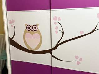 Jugendzimme Schrank Bett Kommode Nachtkästchen, 550 €, Haus, Bau, Garten-Möbel & Sanitär in 1230 Liesing