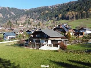 Ein Haus. Ein Grundstück. Unzählige Perspektiven - Wohnen, investieren, entwickeln – am Millstätter Sonnenplateau., 0 €, Immobilien-Häuser in 9872 Millstatt am See