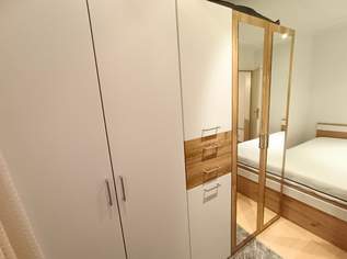 Großer 5-türiger Kleiderschrank mit Spiegeln – 225 cm, 259 €, Haus, Bau, Garten-Möbel & Sanitär in 1010 Innere Stadt