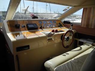 Flagship 38, Motoryacht 2x370 PS