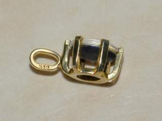 Anhänger mit einem rundem Opal in 333er-Gelbgold Anhänger mit einem rundem Opal in 333er-Gelbgold