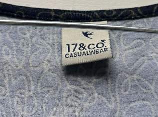 Bequemes Jersey-Kleid von 17&CO. Bequemes Jersey-Kleid von 17&CO.