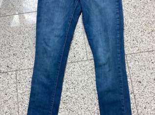 LEVIS „DEMI CURVE“ DAMENJEAN