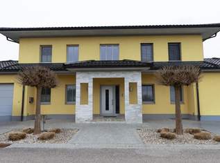 Exklusive Villa in begehrter Lage, 0 €, Immobilien-Häuser in 5280 Braunau am Inn