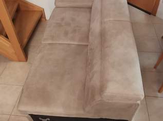 Sofa, 2 Sitzer, beige, 0 €, Haus, Bau, Garten-Möbel & Sanitär in 1210 Floridsdorf