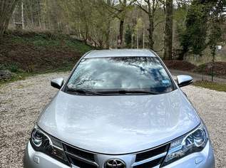 Toyota RAV4 2,2 D-4D Elegance 4WD SUV, 12900 €, Auto & Fahrrad-Autos in 8010 Graz