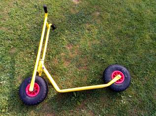 Roller, 20 €, Kindersachen-Spielzeug in 2231 Gemeinde Strasshof an der Nordbahn Roller, 20 €, Kindersachen-Spielzeug in 2231 Gemeinde Strasshof an der Nordbahn
