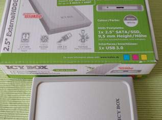 Festplattengehäuse in silber, 10 €, Marktplatz-Computer, Handys & Software in 2100 Langenzersdorf Festplattengehäuse in silber, 10 €, Marktplatz-Computer, Handys & Software in 2100 Langenzersdorf