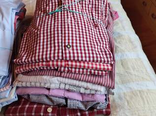 40 verschiedene Herren Hemden Gr. 42 und 43 40 verschiedene Herren Hemden Gr. 42 und 43