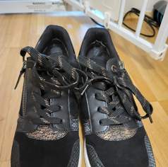 Tamaris Damen Sneaker Gr. 39, 40 €, Kleidung & Schmuck-Damenkleidung in 6370 Stadt Kitzbühel