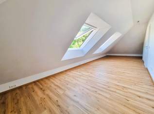 Erstbezug: Stilvolle Dachgeschoss - Garconnière in idyllischer Lage!, 595 €, Immobilien-Wohnungen in 5142 Eggelsberg