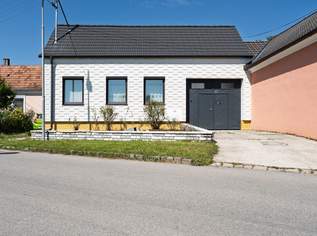 Renoviertes Haus in Loidesthal! Ein Hingucker! Großes Grundstück!, 229000 €, Immobilien-Häuser in 2225 Loidesthal